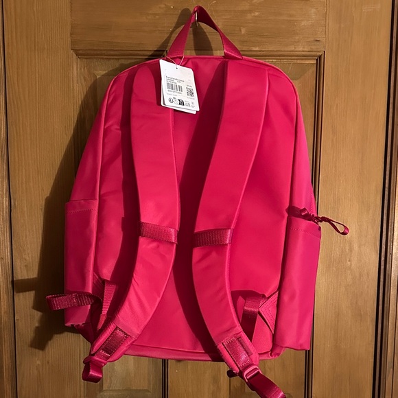 Lululemon Everywhere Backpack - Picture 3 of 7